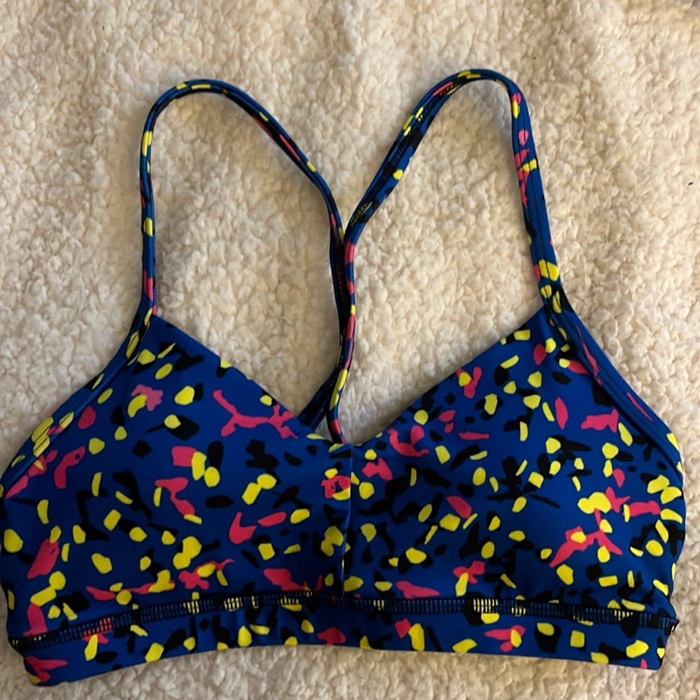 Fleo size small sports bra